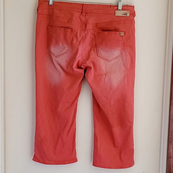 Denim Capris - Picture 5 of 6